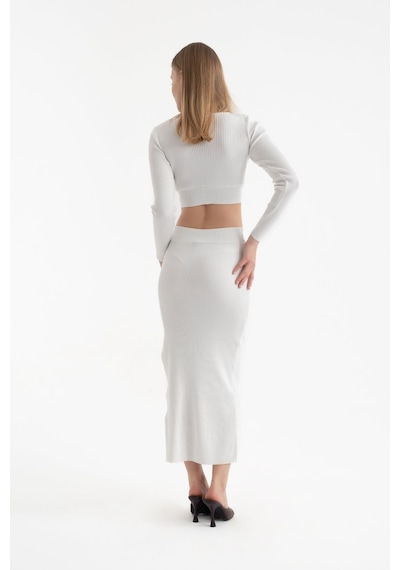Hiccup 2 Parça: V Yaka Uzun Kollu Crop Top & Yüksek Bel Yırtmaçlı Maxi Etek Tozlu Beyaz