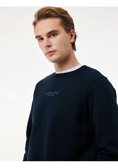 Koton Üç İplik Şardonlu Regular Fit Bisiklet Yaka Uzun Kollu Baskılı Sweatshirt Lacivert 7wam70036mk