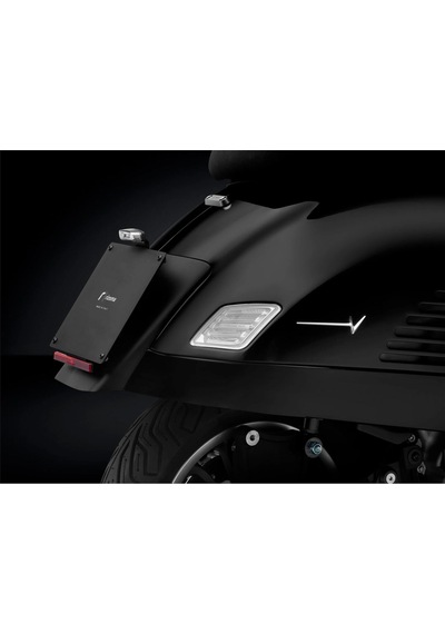 Vespa GTS-GTV  Amblem Yan Panel *Gümüş* / RIZOMA