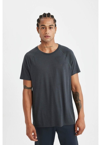 DeFactoFit Standart Fit Bisiklet Yaka Sporcu Kısa Kollu Tişört C9182AX24AUAR231 DeFactoFit Standart Fit Bisiklet Yaka Sporcu Kısa Kollu Tişört C9182AX24AUAR231