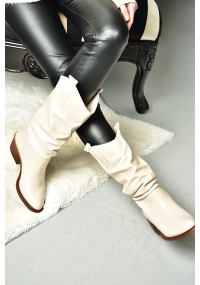 Fox Shoes R280080509 Bej Alçak Topuklu Büzgülü Kadın Çizme Bej