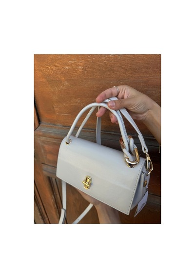 Just Polo Kadın Yeni Sezon Aksesuar Detaylı Çapraz Ayarlanabilir Askılı Şık El & Omuz Çantası Ebat 22 X 11 Cm Taş