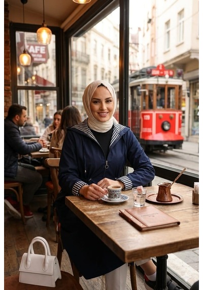 Hb Harma Time Butik Kadın Kapüşonlu Fermuarlı Ara Boy Bondit Kumaş Lacivert Trenç