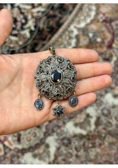 Safir V Elmas Kolye Ucu