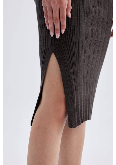 Defacto Coool Slim Fit Dar Kesim Basic Düz Yırtmaçlı Triko Midi Etek A2058AX24AUAR227 Antrasit