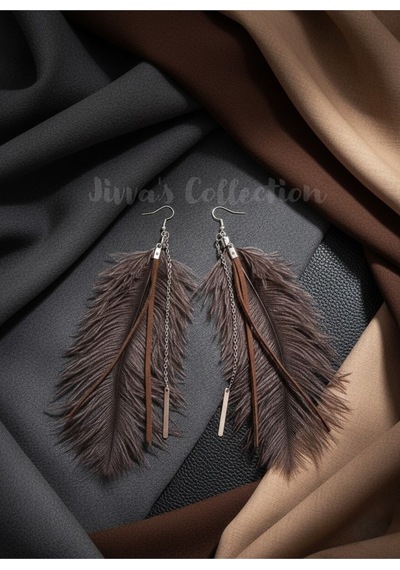 Boho Serisi Koleksyonu. Kahverengi Deri Püskül Ve Dikdötgen Sallantılı Detaylı Boho Küpe.