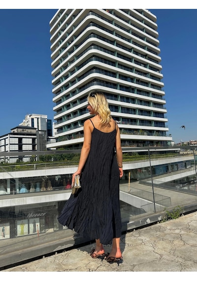 Keymoda Kadın Kırışık Desenli Askılı Elbise Siyah Siyah