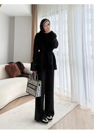 Elora Atelier Siyah Kürk Detaylı Triko Takım