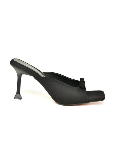 Fox Shoes U997112004 Siyah Kumaş İnce Topuklu Kadın Terlik Siyah