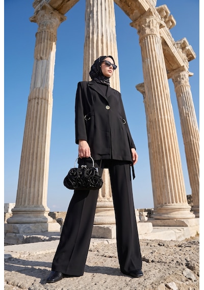 Armine Trend Klasik Yaka Aksesuar Detaylı Uzun Ceket Geniş Paça Pantolon Üçlü Takım Siyah 26ka630 Armine Trend Klasik Yaka Aksesuar Detaylı Uzun Ceket Geniş Paça Pantolon Üçlü Takım Siyah 26ka630