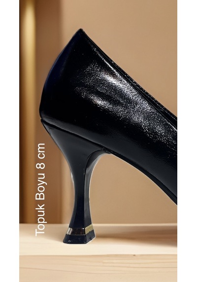 Altın Pabuç Kadın Topuklu Ayakkabı - Siyah Stiletto, Şık Kombinlerin Vazgeçilmezi Klasik Model Altın Pabuç Kadın Topuklu Ayakkabı - Siyah Stiletto, Şık Kombinlerin Vazgeçilmezi Klasik Model