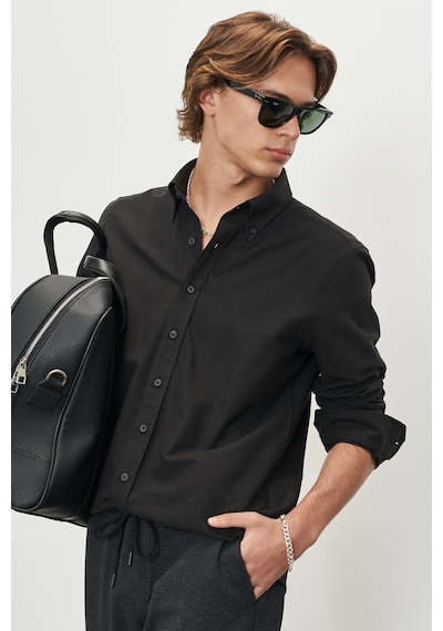 Erkek Sıyah Slim Fit Dar Kesim Düğmeli Yaka Pamuklu Oxford Gömlek Siyah