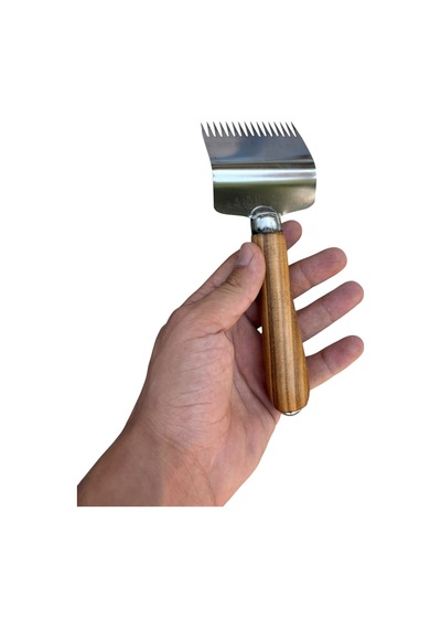 Krom Sır Tarağı Ahşap Saplı