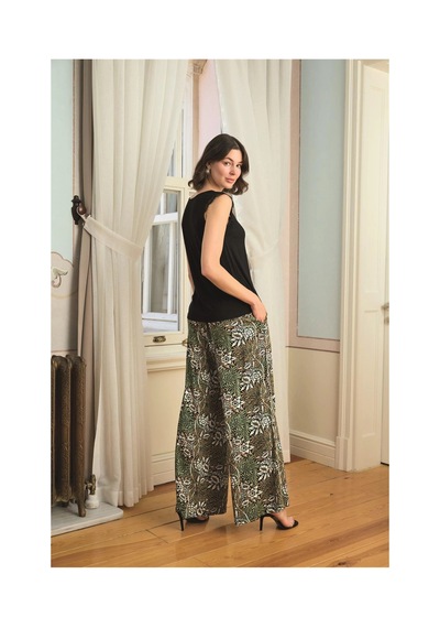 İlk El Grup Herşeytrend Çiçek Yaprak Ve Etnik Desenli Dantelli 3lü Pijama Takımı XL