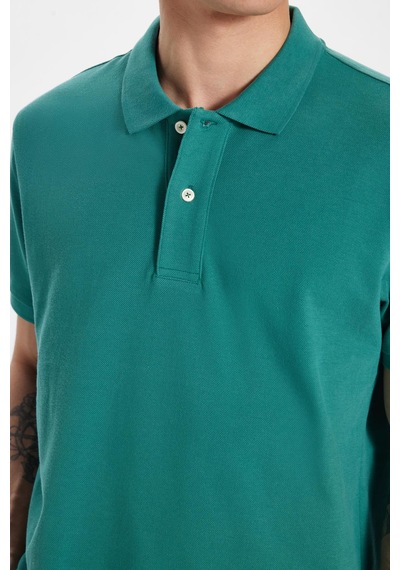 Tudors Erkek Slim Fit Dar Kesim %100 Pamuk Yeşil Yaka Tişört-32772 Eğrelti Yeşili Yeşil