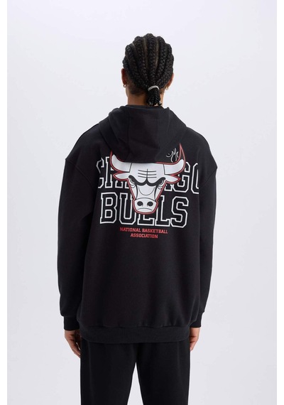 DeFactoFit NBA Chicago Bulls Boxy Fit Kapüşonlu Sırt Baskıllı Kalın Sweatshirt D6574AX25SPBK81