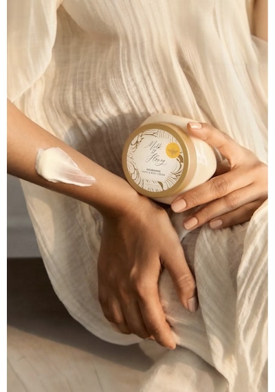 Milk & Honey Gold Besleyici El Ve Vücut Kremi Yeni Ambalaj