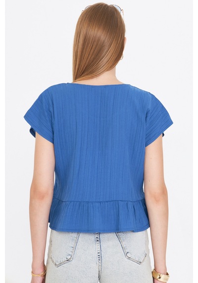 Armonika Kadın Koyu Mavi Yarasa Kol Yakası Bağlamalı Eteği Fırfırlı Oversize Crop Bluz Arm-24y001088 Armonika Kadın Koyu Mavi Yarasa Kol Yakası Bağlamalı Eteği Fırfırlı Oversize Crop Bluz Arm-24y001088