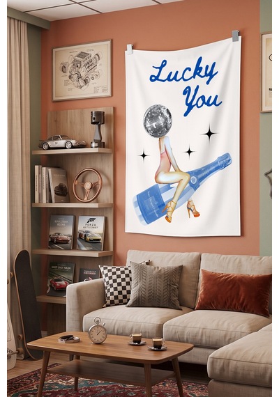 Lucky You Disko Topu Kadın Ve Şişe Temalı Dekoratif Duvar Örtüsü Duvar Halısı Beyaz