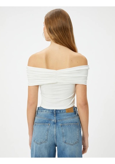 Koton Madonna Yaka Tişört Crop Drape Detaylı Viskoz Kumaş Ekru