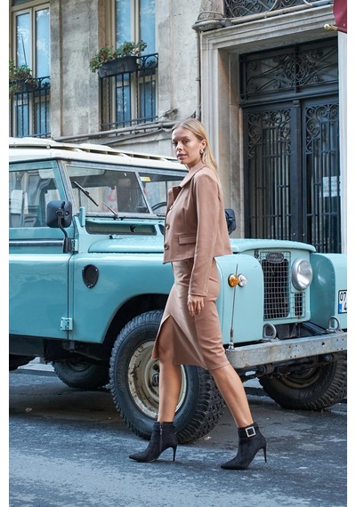 Kadın Likralı Kaşe Kumaş Yakalı Cep Kapaklı Uzun Kol Düğmeli Kısa Blazer Ceket Kaban-camel CAMEL Kadın Likralı Kaşe Kumaş Yakalı Cep Kapaklı Uzun Kol Düğmeli Kısa Blazer Ceket Kaban-camel CAMEL