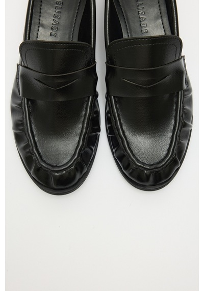 Lutvelizade Loafer 2517 Klasik Deri Görünümlü Oval Burun Siyah Kadın Loafer