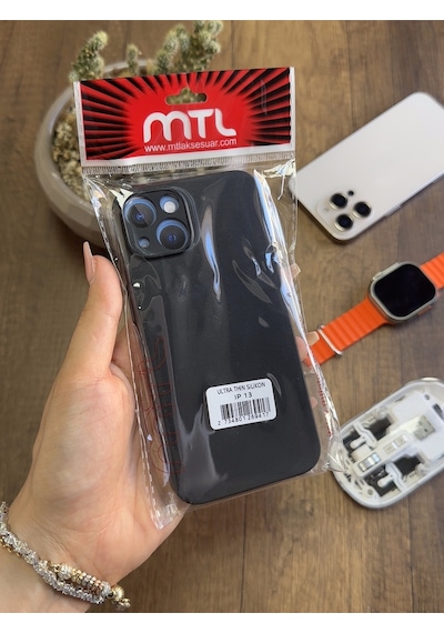 Apple iPhone 13 Uyumlu Süper İnce Mat Ultra Thin Silikon Kılıf Siyah