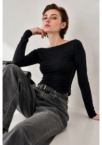 Bb Butik Basic Kadın Kayık Yaka Yandan Büzgülü Uzun Kollu Basic Bluz My3535 siyah