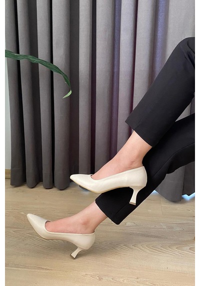 Preshley Kadın Sity Krem Cilt 6 Cm İnce Topuklu Stiletto Krem