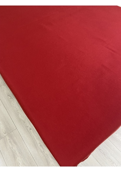 Sıvı Geçirmez Dertsiz Masa Örtüsü Kırmızı