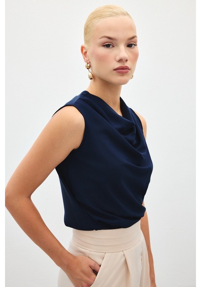 Sateen Degaje Yaka Kolsuz Bluz - Lacivert