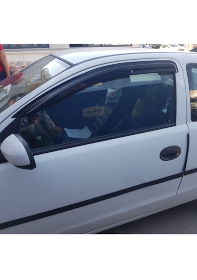 Corsa C Van Mügen Cam Rüzgarlığı 2000-2006 Arası Ön İki Camlar