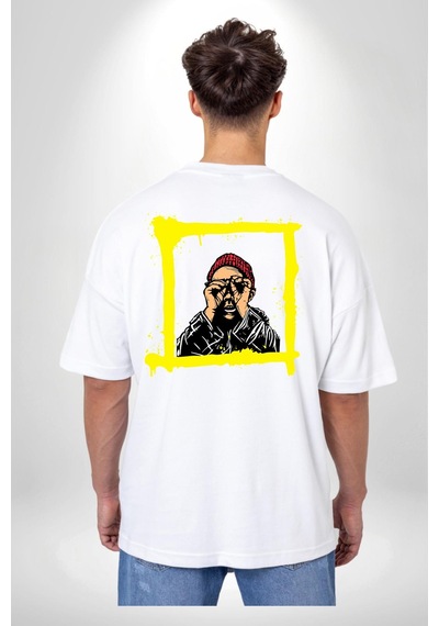 Fantastik Sanatsal Yeni Nesil Kırmızı Bere El İle Dürbün Beyaz Oversize Unisex Ön Ve Sırt Baskılı Tişört Beyaz