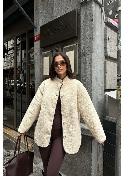 Myloore Bej Kadın Peluş Düğmeli Oversize Ceket Yumuşak Dokulu Mlb134