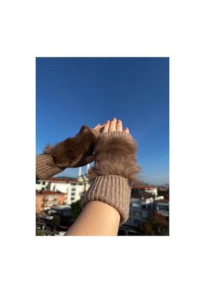 Mollycrush Kadın Peluş Detaylı Yarım Parmak Kışlık Eldiven Sıcak Tutarlı Şık Tasarım Kahverengi Mollycrush Kadın Peluş Detaylı Yarım Parmak Kışlık Eldiven Sıcak Tutarlı Şık Tasarım Kahverengi