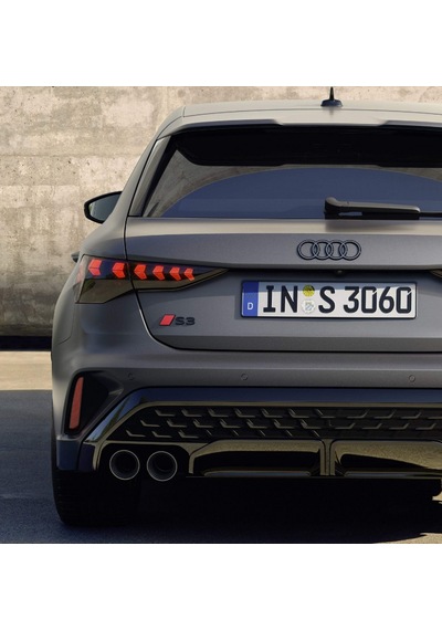 Dk Tuning S3 2025+ Bagaj Siyah Kırmızı Yazı Logo Arma Audi İle Uyumlu Bagaj Arma