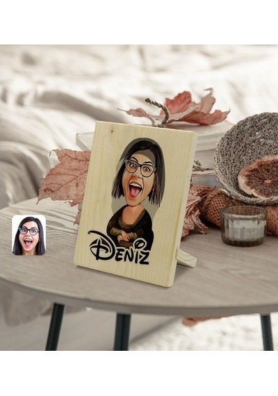 Kişiye Özel Isimli Mona Lisa Karikatürlü Dekoratif Ahşap Çerçeve