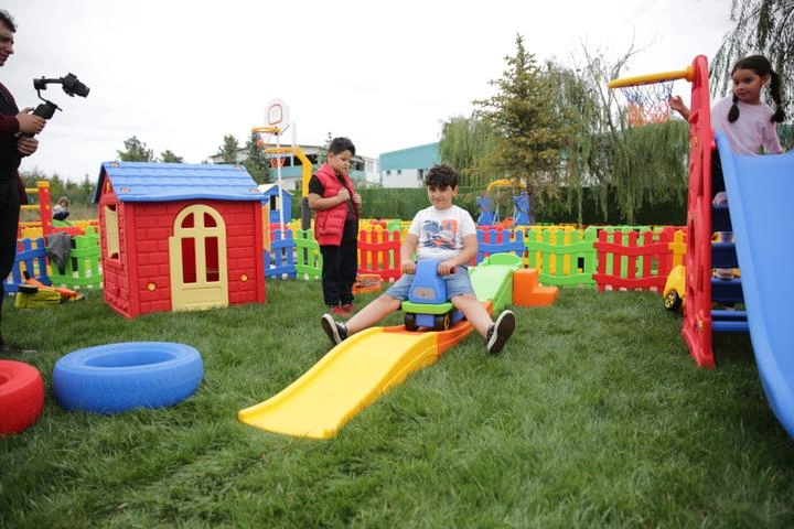 Roller Coaster Kırmızı Arabalı Kırmızı