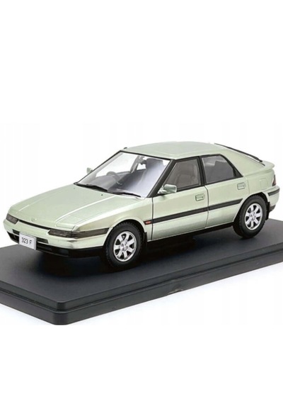 1:24 Ölçek Whitebox 1989 Mazda 323f Diecast Metal Minyatür Model Araba 10cm