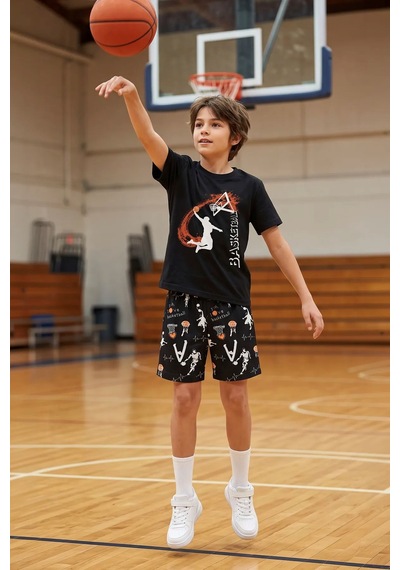 Zuzunga Erkek Çocuk Basketbol Baskılı Tişört Ve Şort 2 Li Takım Siyah Beyaz Beyaz - Siyah Zuzunga Erkek Çocuk Basketbol Baskılı Tişört Ve Şort 2 Li Takım Siyah Beyaz Beyaz - Siyah