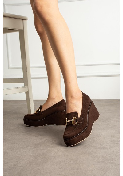 Zenne Shoes Dolgu Topuklu Tokalı Kadın Ayakkabı Kahverengi