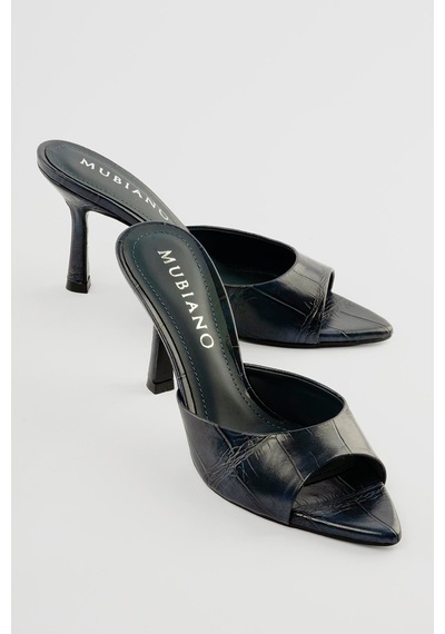 Kadın Stiletto Sivri Burun Kroko Desenli Ön Arka Açık Topuklu Terlik Cedra Lacivert Lacivert Krokodil Kadın Stiletto Sivri Burun Kroko Desenli Ön Arka Açık Topuklu Terlik Cedra Lacivert Lacivert Krokodil