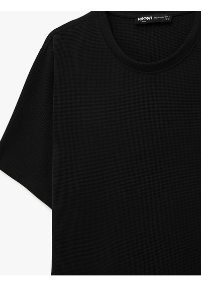 Koton Regular Fit Kısa Kollu Pamuklu Waffle Dokulu Bisiklet Yaka Tişört Siyah 6sam10406mk