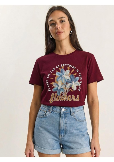 Shade Kadın Kabartma Çiçek Aplikeli Yazı Baskılı Basic T-shirt 7524 60283951 - Bordo