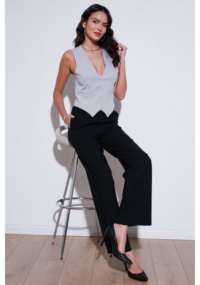Lela Fitted Fit Düğmeli V Yaka Düğmeli Bayan Yelek 6696796 Açık Gri