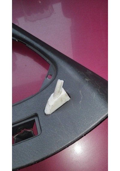 2000 Volvo V40 Bagaj Kapağı Tutma Kelepçesi