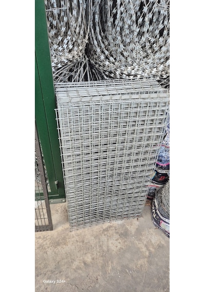 Hasır Tel 4 Göz Arası 3mm Kalınlık 90 Cm Yükseklik X 50 Cm Eni - 1- Adet