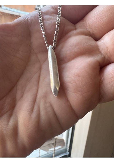 Minimal Metal Silindir Erkek Kolye Modern Ve Maskülen Tasarım Çok renkli