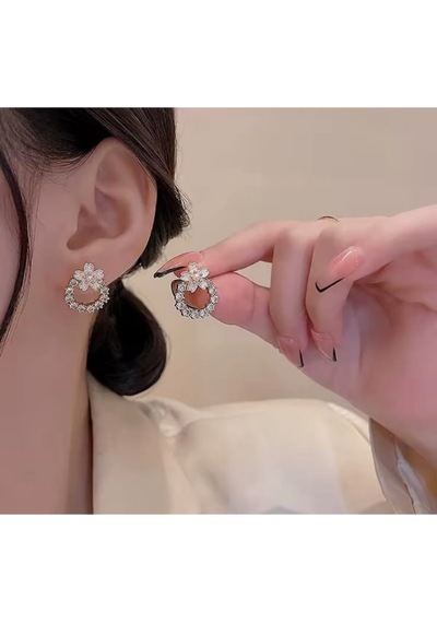 Floral Elegance İncili Çiçekli Küpe Altın