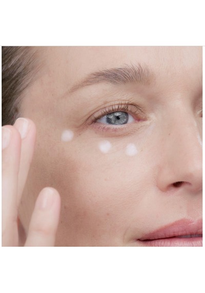 Shiseido Vital Perfection Advanced Eye Cream - Canlandırıcı Ve Sıkılaştırıcı Göz Kremi 15 Ml